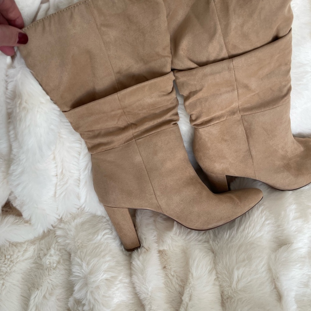 women's Banana Republic Taupe Suede Boots Heels size 8.5 Slouchy boot biscotti - Picture 6 of 17